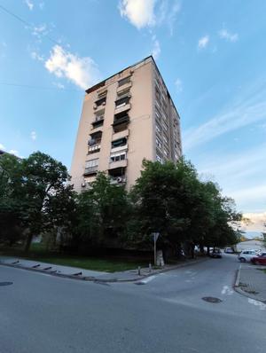 Се продава стан во Аеродром 63m2